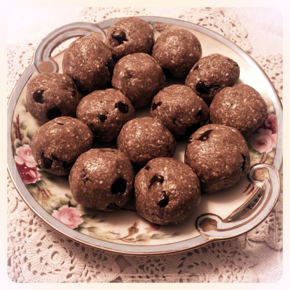 Nut-free Chocolate Chip Oatmeal Energy Bites